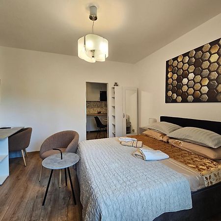 Zita - Heart Of Rovinj, Apartment For 2, Free Parking, 2Min Center, 5Min Beach Walk Eksteriør billede